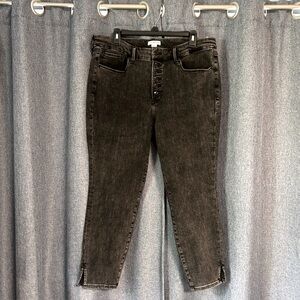 GOOD AMERICAN Black Good Legs Crop With Mini Slit, Size 16